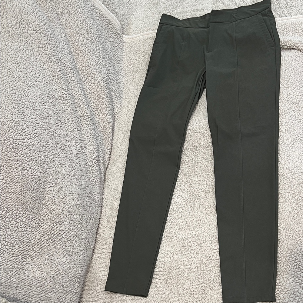 Athleta Women Dress Pants in Charcoal Gray leaning more towards green